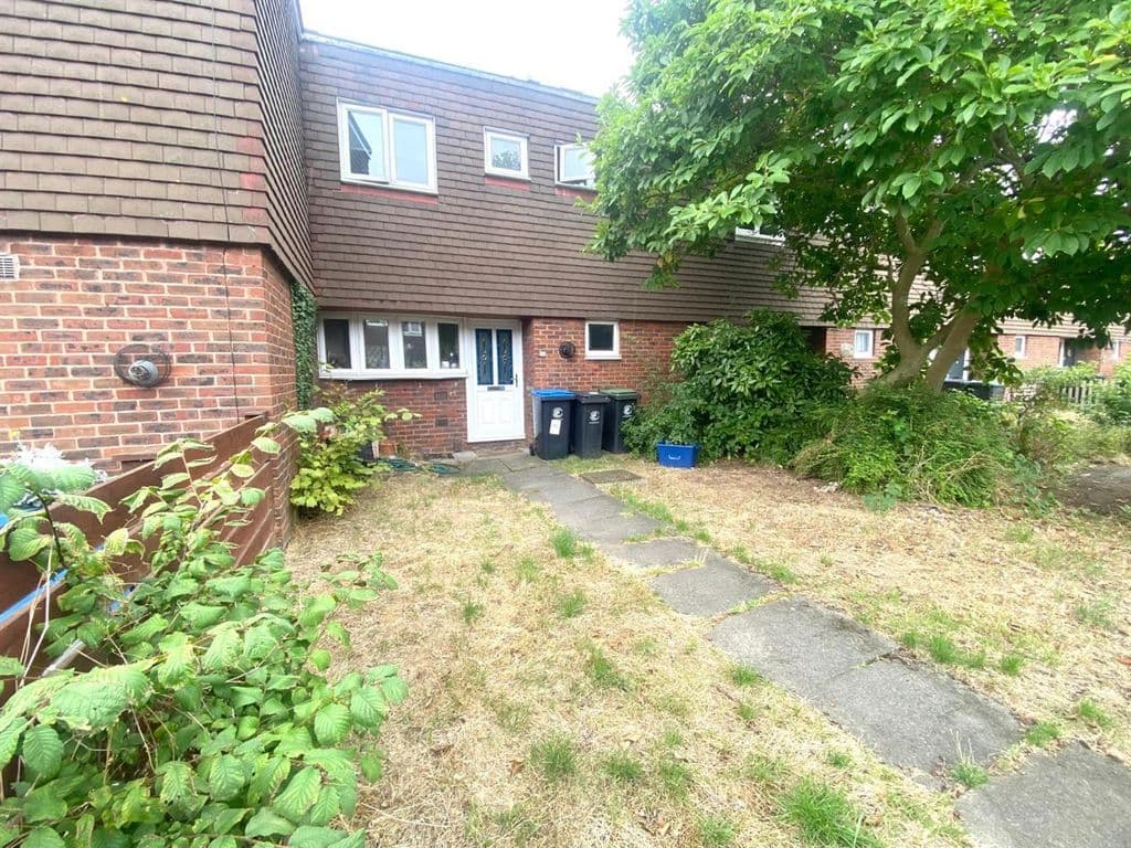 View property at Morris Court, Waltham Abbey EN9