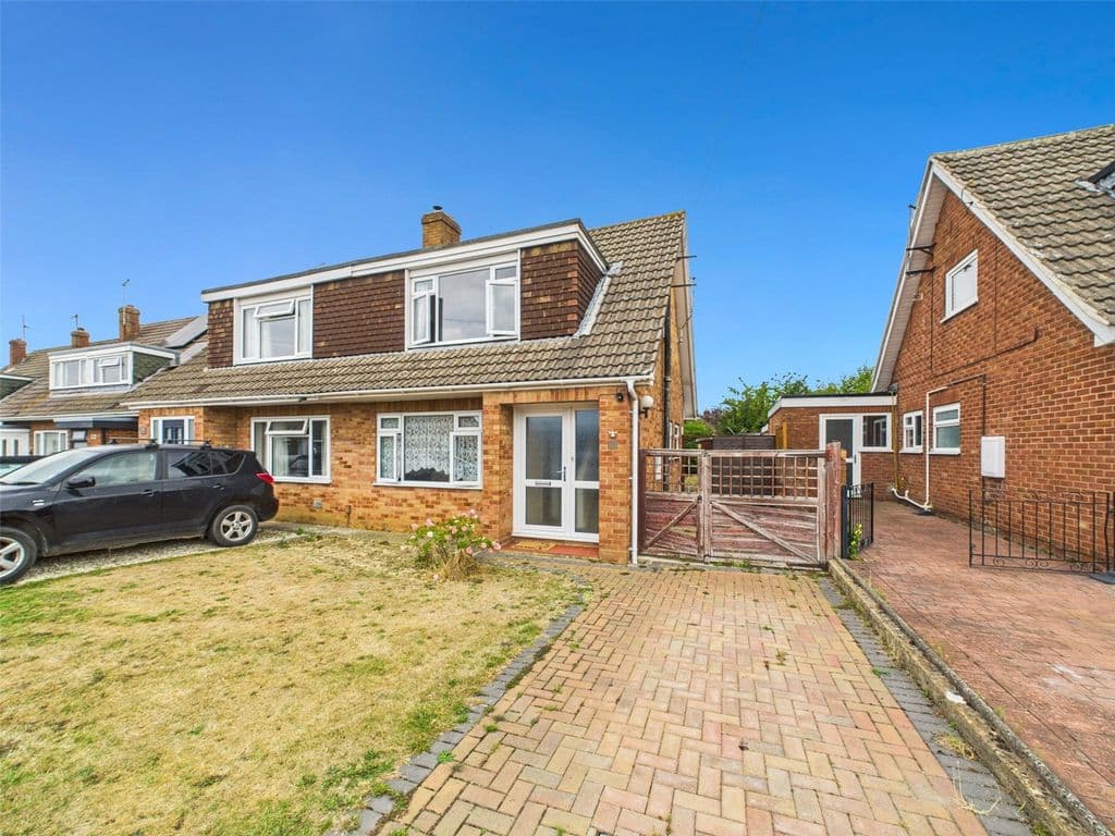 View property at Hazelcroft, Churchdown, Gloucester, Gloucestershire GL3
