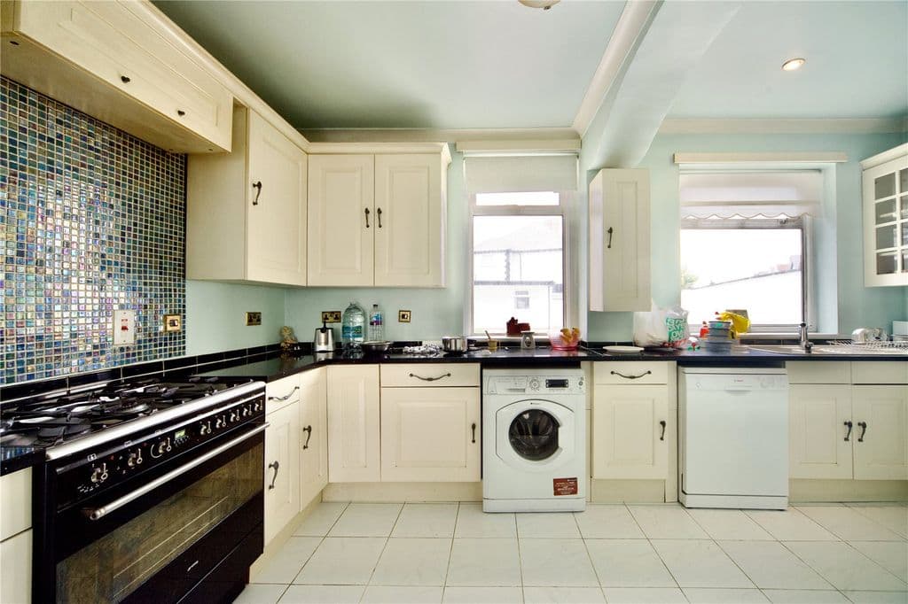 Ashburton Avenue, Ilford IG3 - Image 8