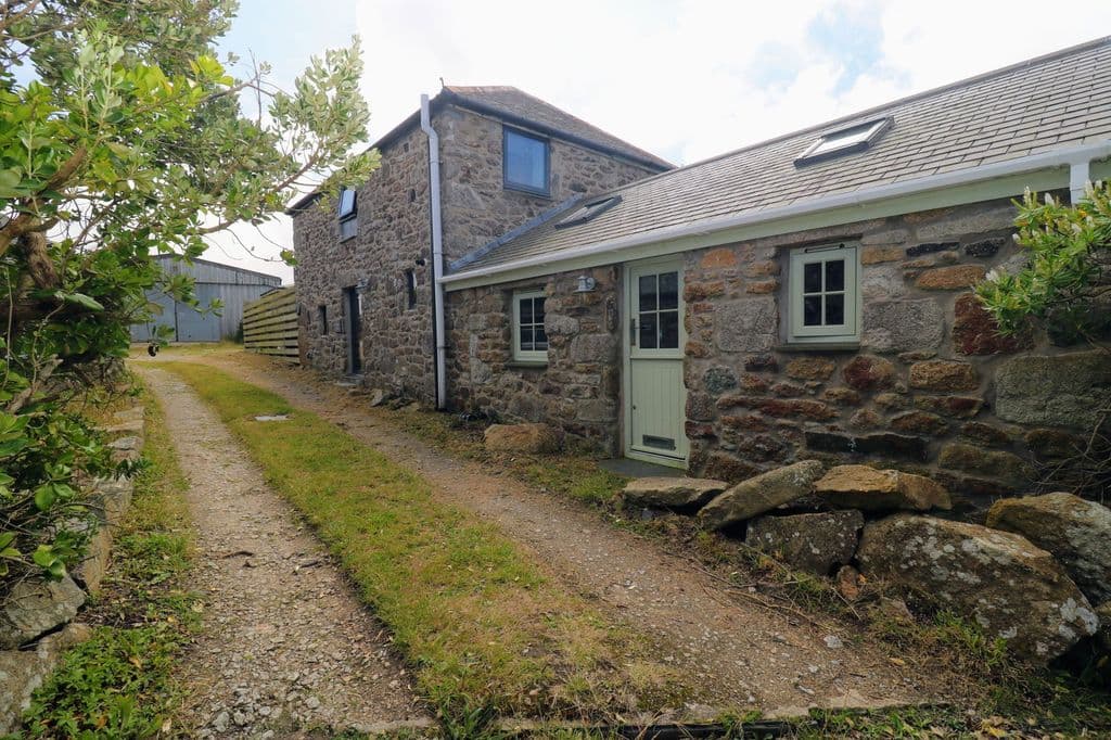 Badgers Barn, Trewellard TR19 - Image 1
