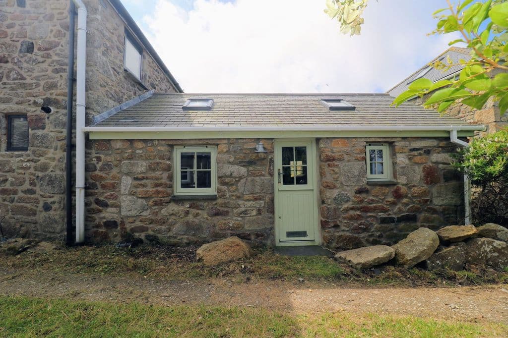 Badgers Barn, Trewellard TR19 - Image 2