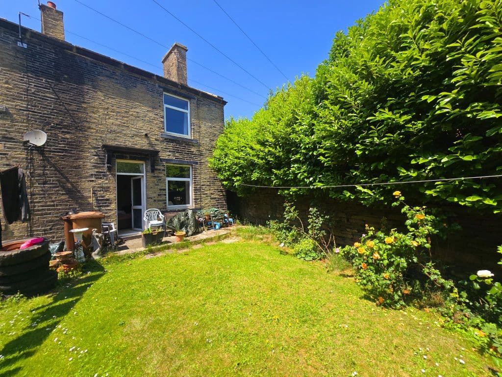 Prospect Place, Queensbury, Bradford BD13 - Image 1