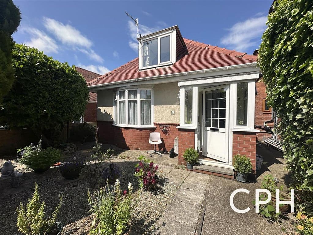 View property at Hillcrest Avenue, Scarborough YO12