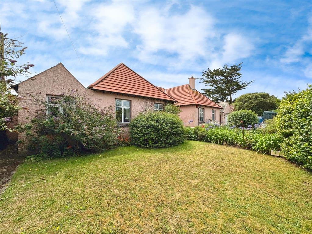 Bungalow Set On Generous Plot, Mullion TR12 - Image 1