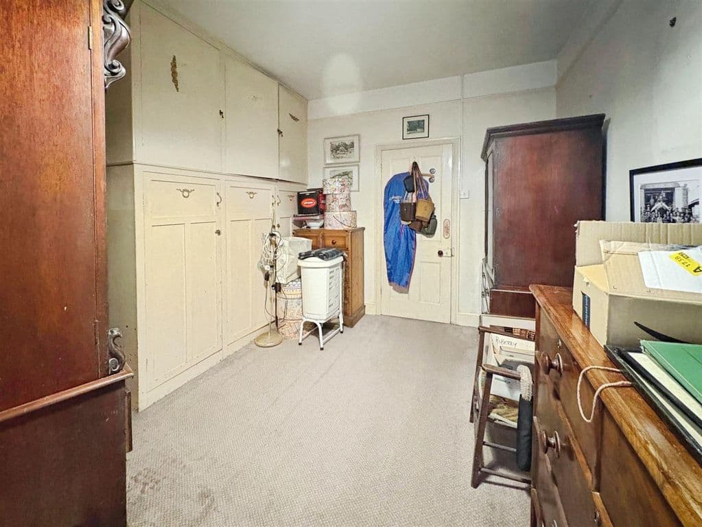 Bungalow Set On Generous Plot, Mullion TR12 - Image 7