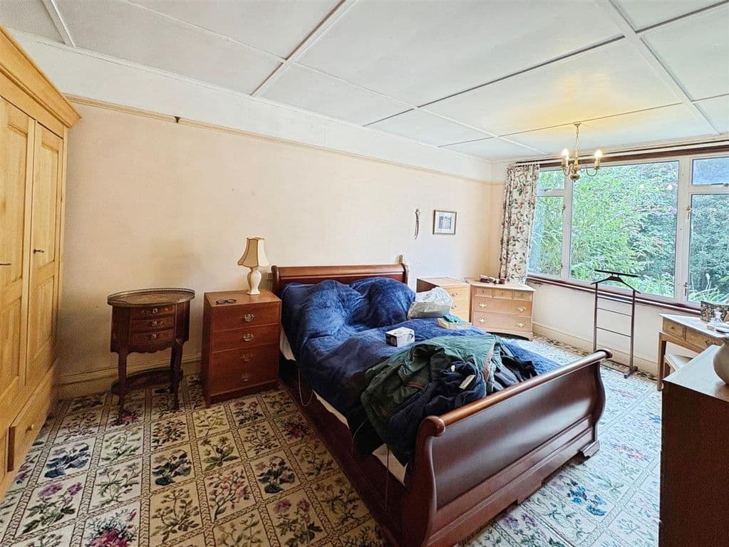 Bungalow Set On Generous Plot, Mullion TR12 - Image 8