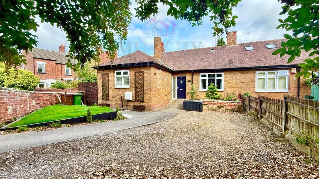 View property at The Bungalow, Button Park, Pontefract, West Yorkshire WF8