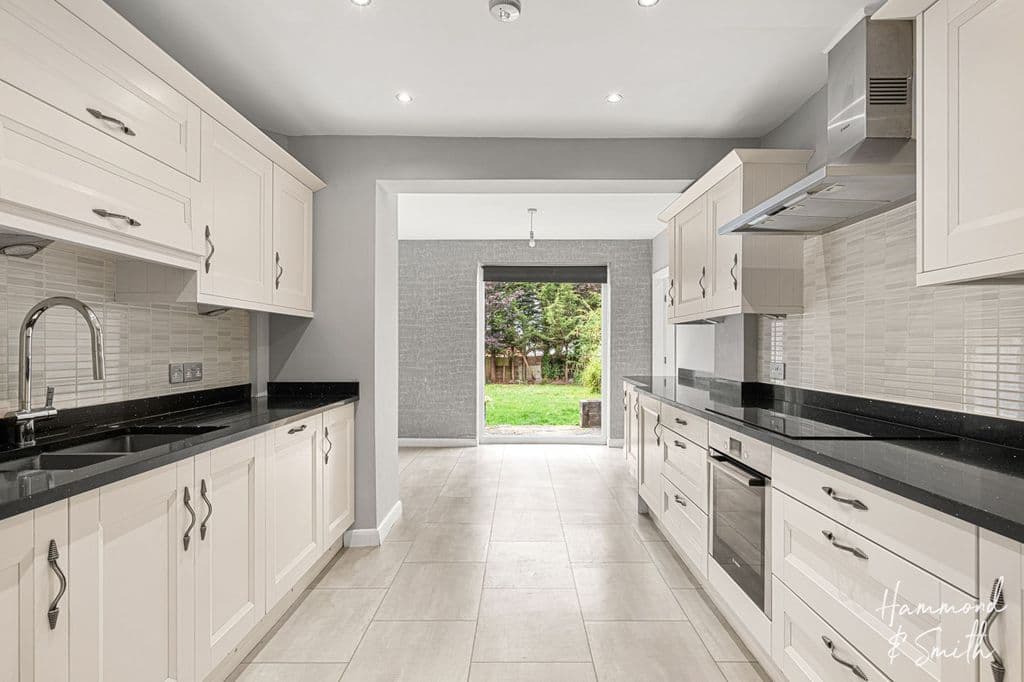 Baldocks Road, Theydon Bois CM16 - Image 2
