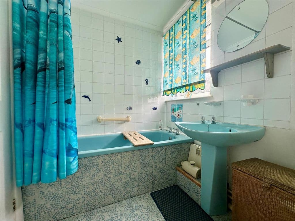 Treza Road, Porthleven TR13 - Image 8