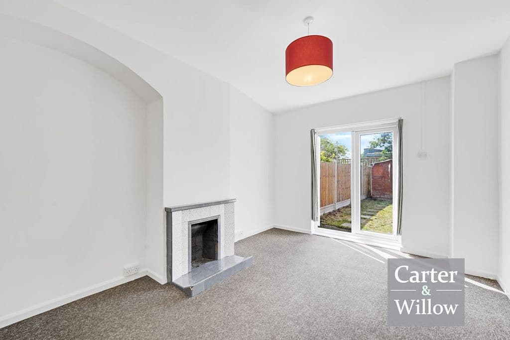 Arnold Road, Dagenham RM9 - Image 5