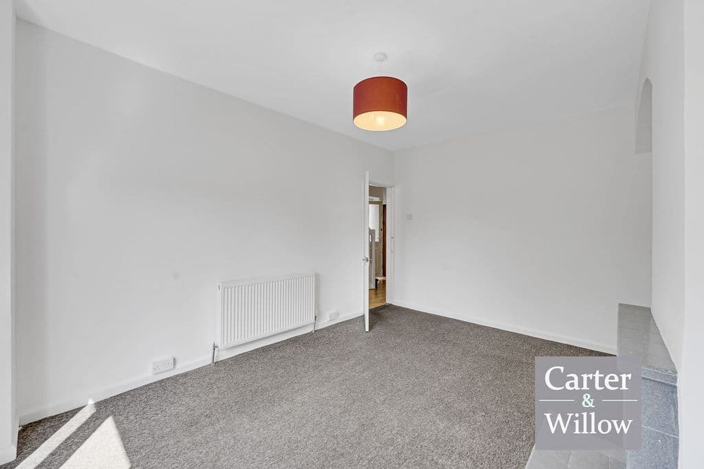 Arnold Road, Dagenham RM9 - Image 6