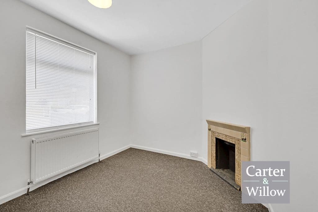 Arnold Road, Dagenham RM9 - Image 7