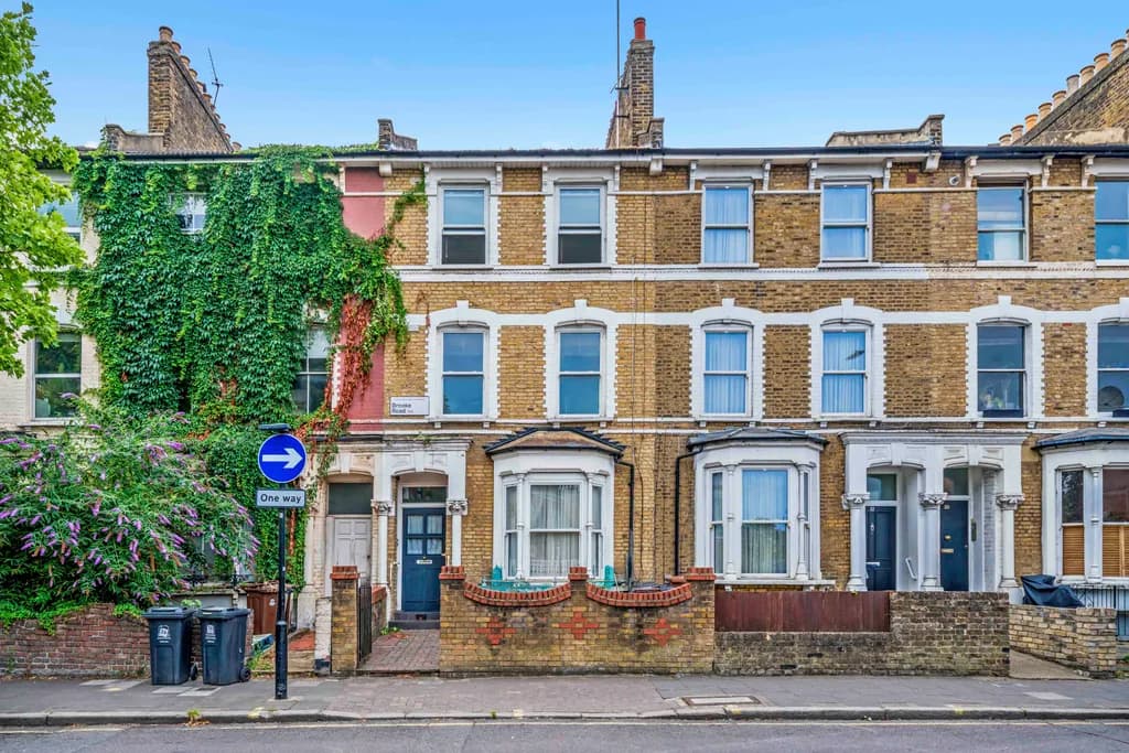 View property at Brooke Road, London N16