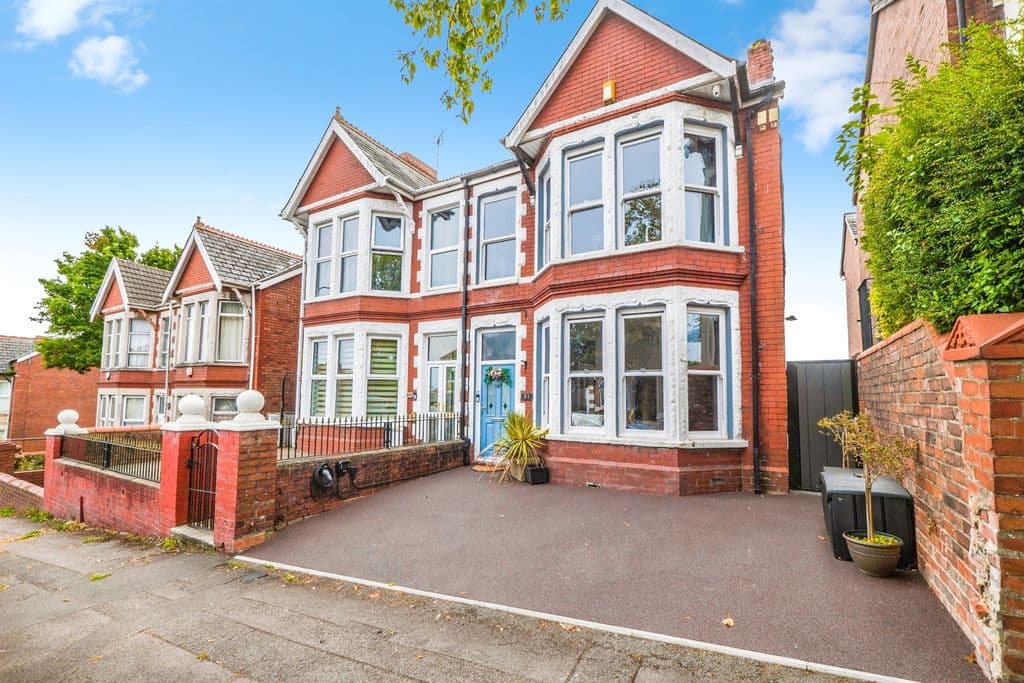 View property at Tynewydd Road, Barry CF62