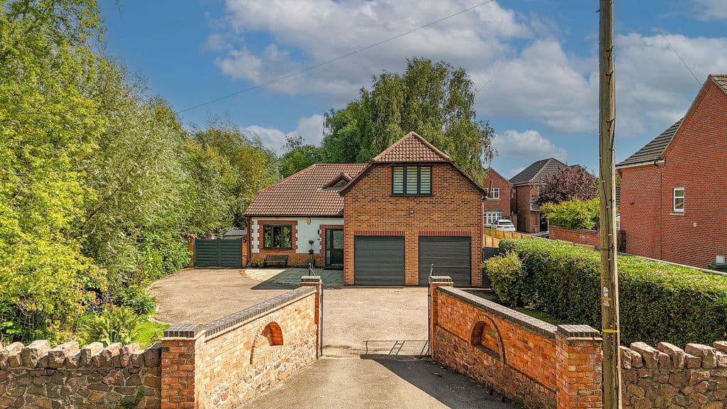 View property at Willowbrook House, Woodhouse Road, Quorn LE12