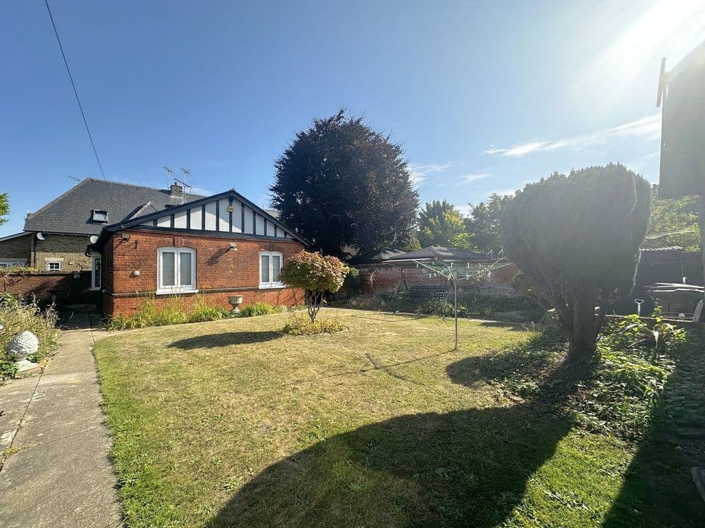 View property at New London Road, Chelmsford CM2