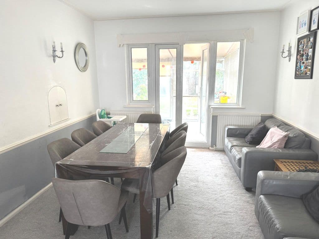 Dereham Road, Barking IG11 - Image 2