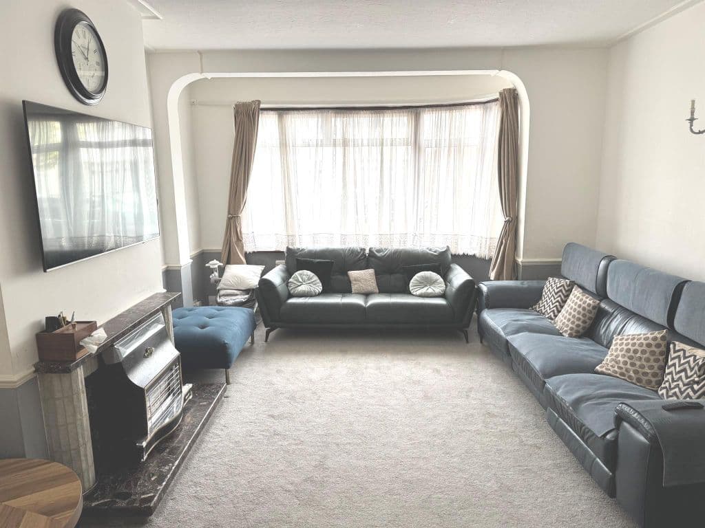 Dereham Road, Barking IG11 - Image 3