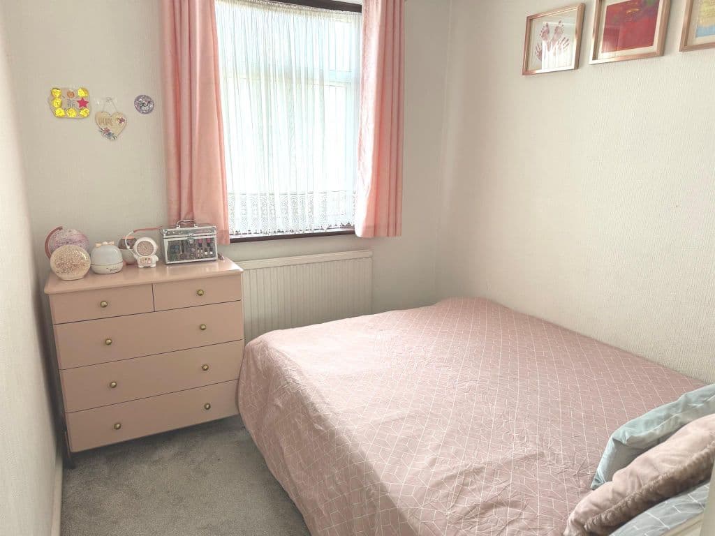 Dereham Road, Barking IG11 - Image 8