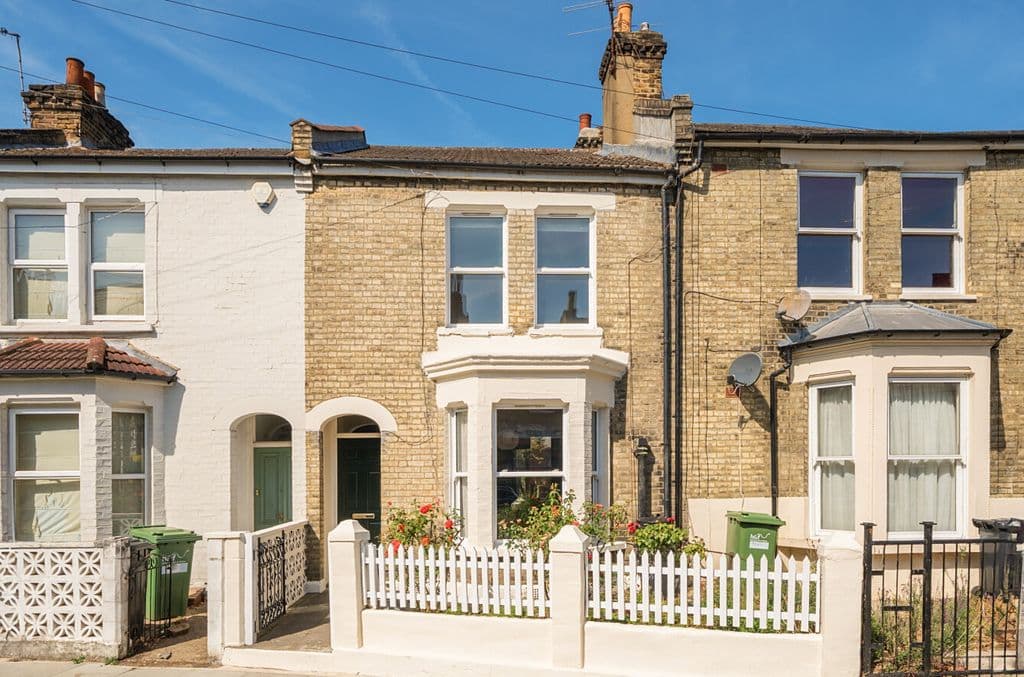 View property at Gayford Road, London W12