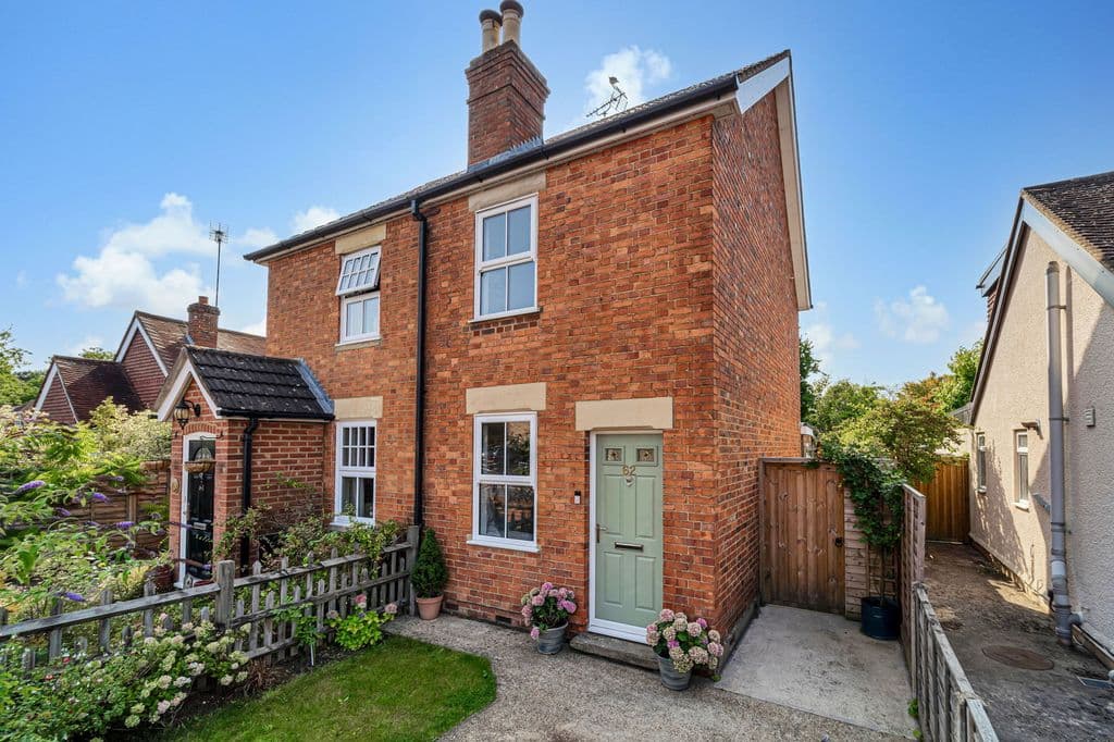 View property at Slade Road, Ottershaw KT16