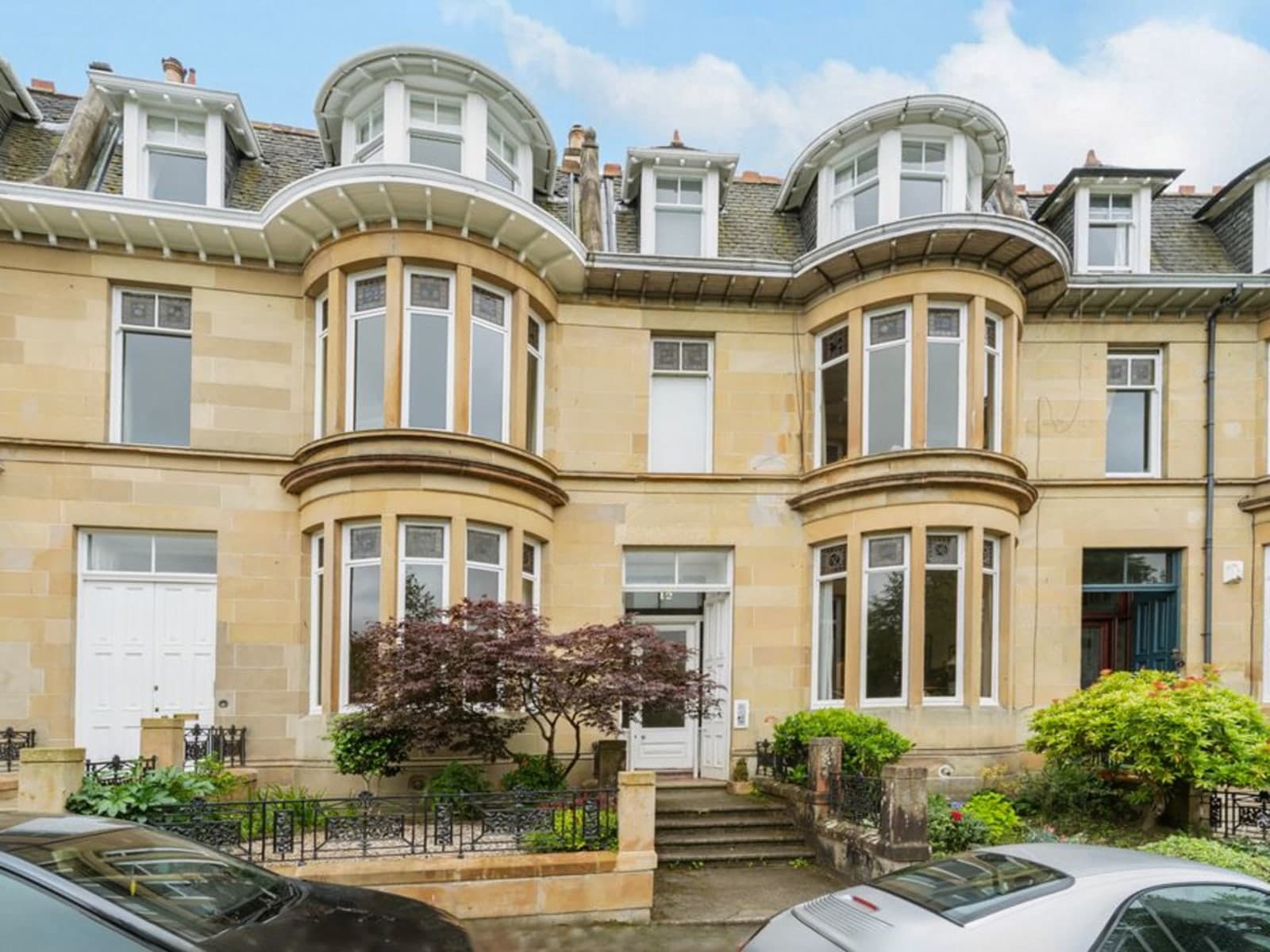 View property at Flat 2, 12 Princes Gardens, Dowanhill G12