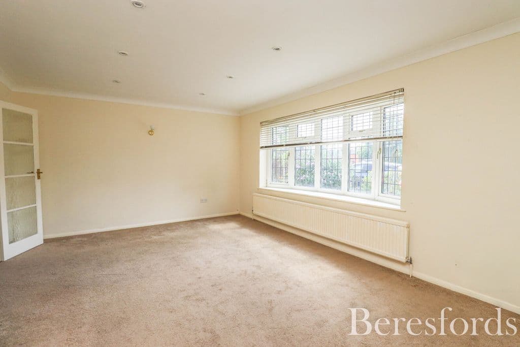 Springfield Road, Chelmsford CM2 - Image 2