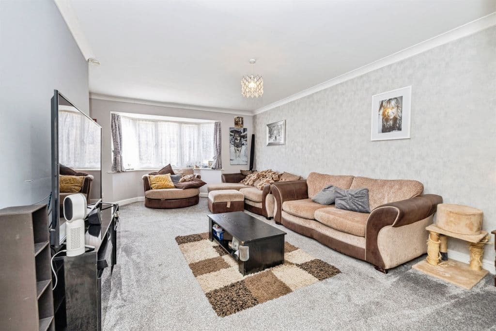 Hamilton Road, Watford WD19 - Image 2