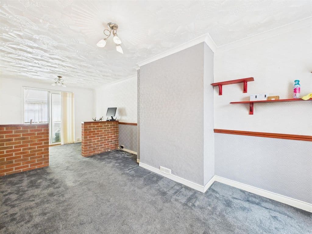 69 Observatory Avenue, Milford Haven SA73 - Image 3
