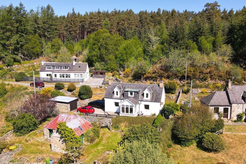 View property at 6 Linside, Lairg Sutherland IV27