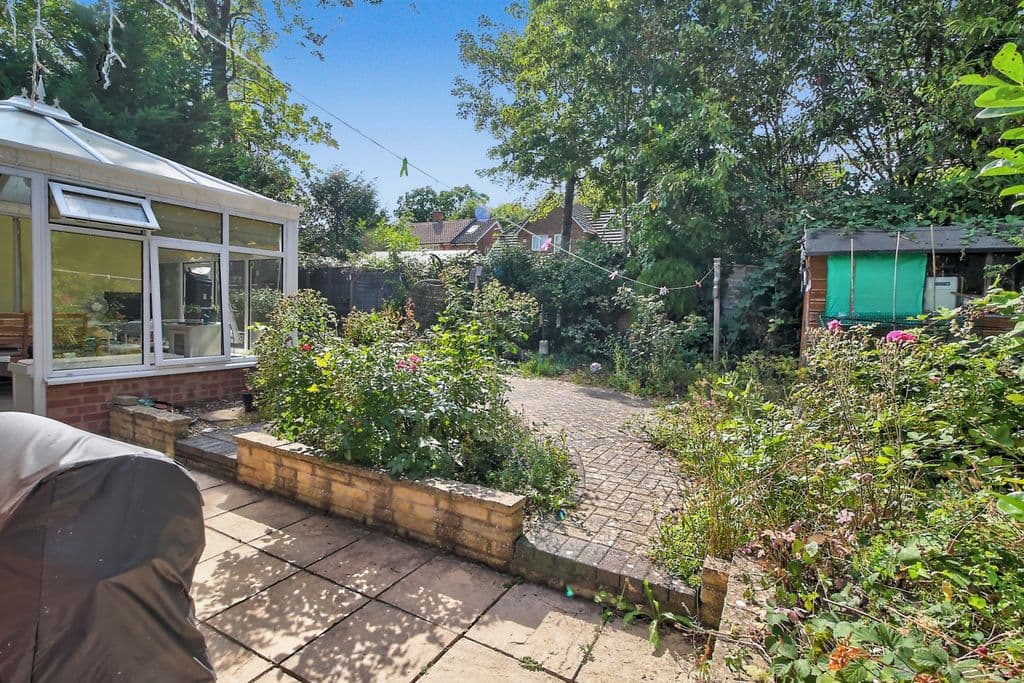 Flaxman Close, Reading RG6 - Image 11