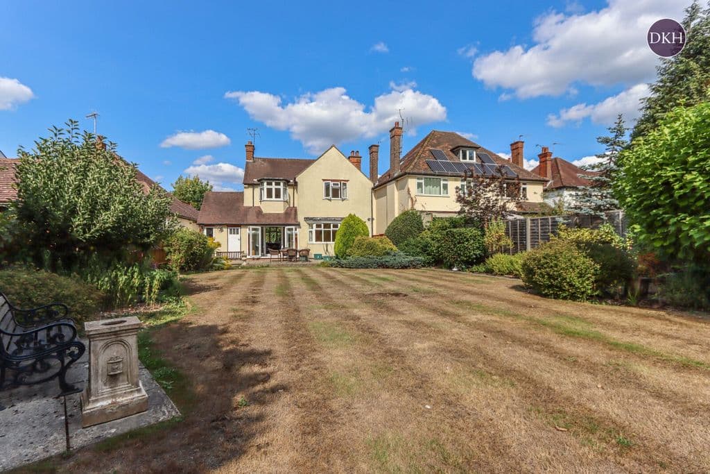 Cassiobury Drive, Watford, Hertfordshire WD17 - Image 2