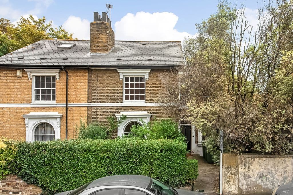 Fairfield Grove, Charlton SE7 - Image 1