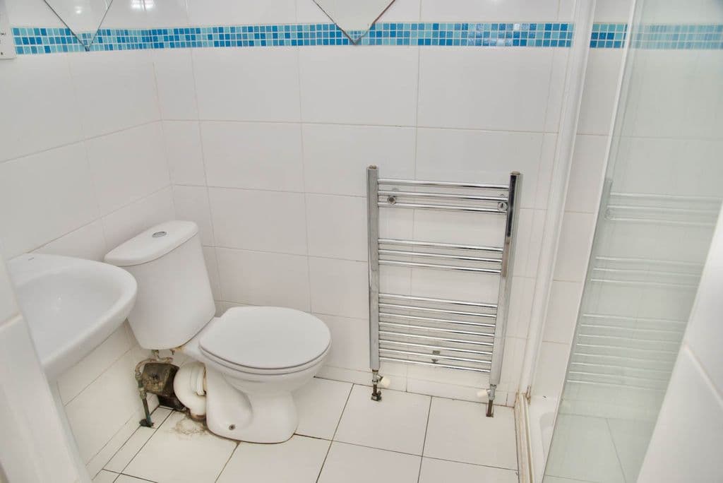 Whinchat Road, West Thamesmead SE28 - Image 11