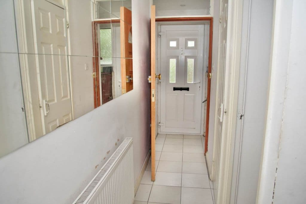 Whinchat Road, West Thamesmead SE28 - Image 3