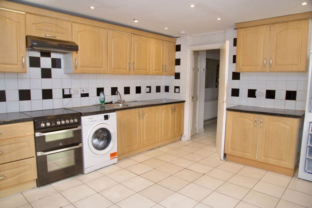Whinchat Road, West Thamesmead SE28 - Image 5