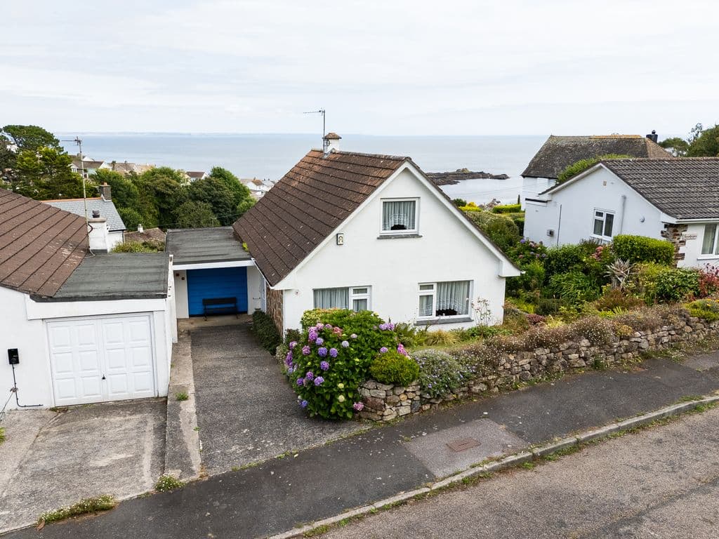 Parc An Gate, Mousehole TR19 - Image 1