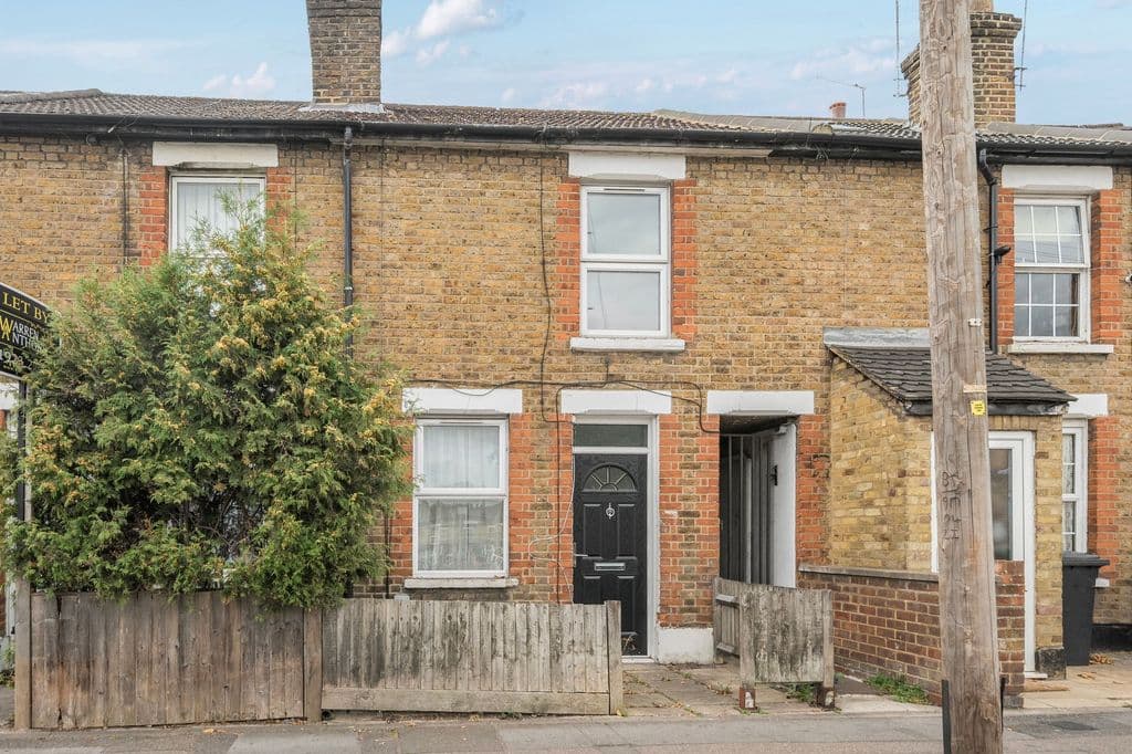 View property at Fearnley Street, Watford WD18