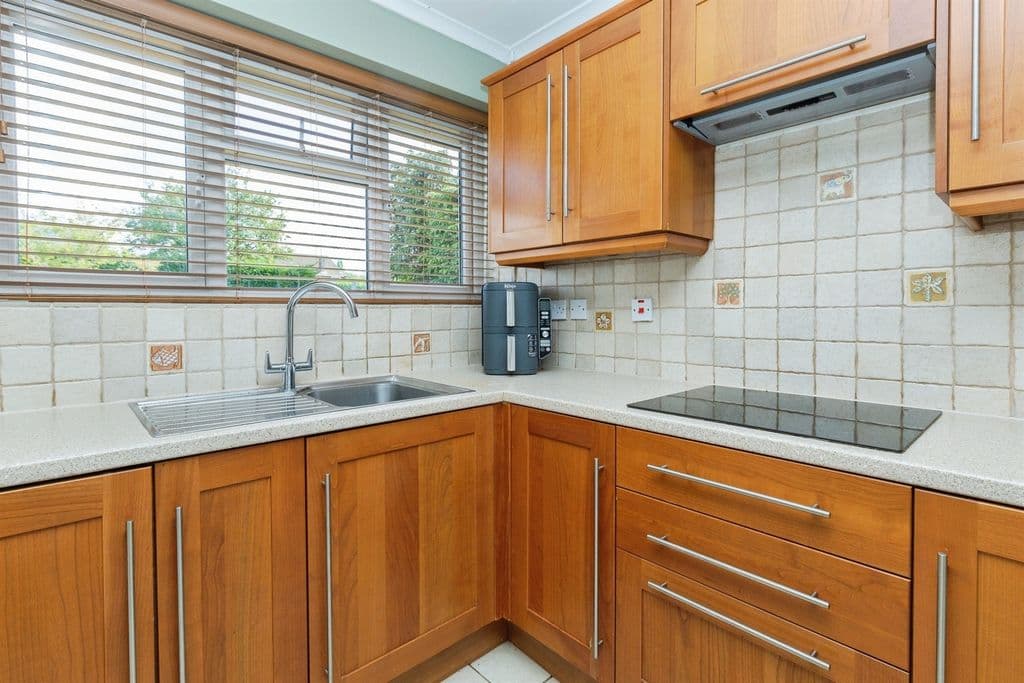 Chestnut Way, Longwick, Princes Risborough HP27 - Image 5