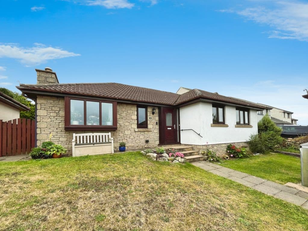Bungalow In Village Location, Goldsithney TR20 - Image 1