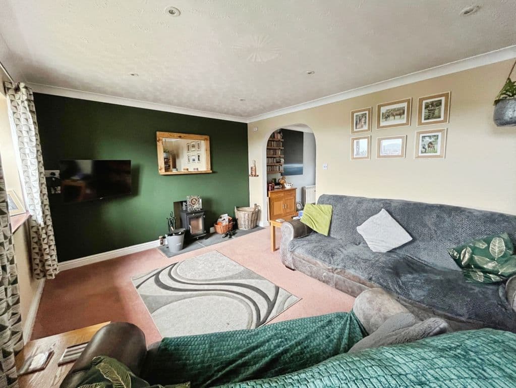 Bungalow In Village Location, Goldsithney TR20 - Image 3