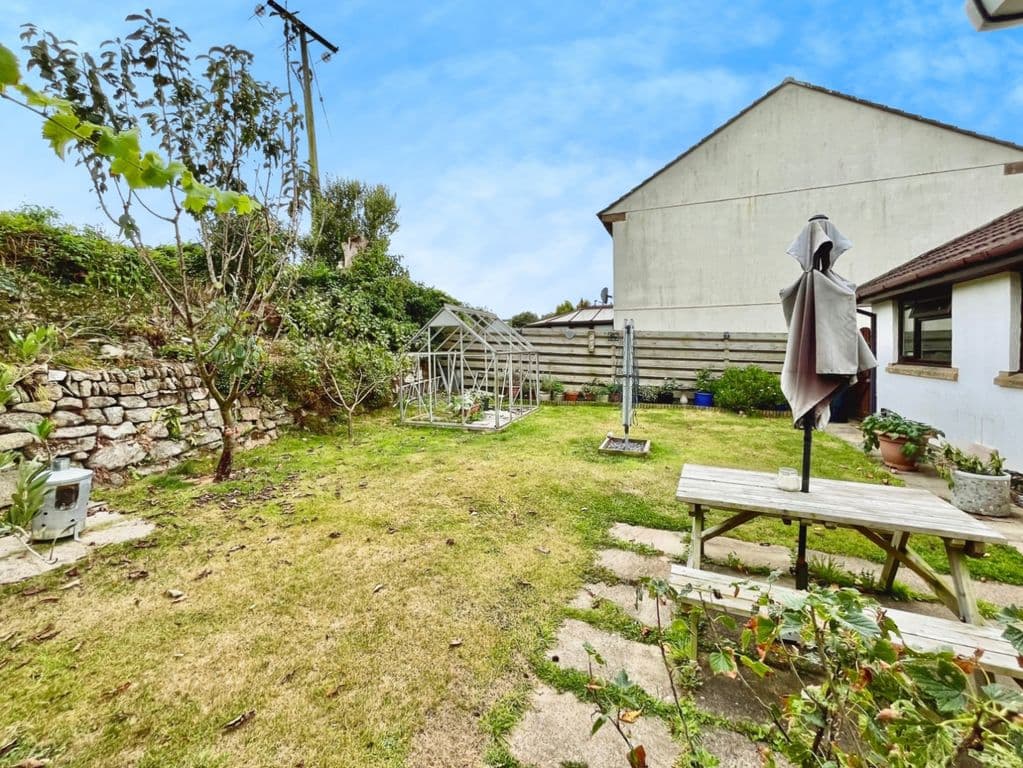 Bungalow In Village Location, Goldsithney TR20 - Image 5