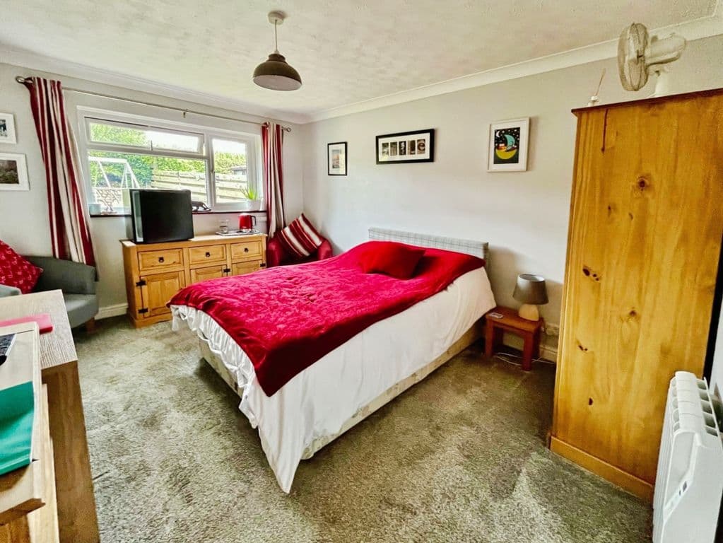 Bungalow In Village Location, Goldsithney TR20 - Image 6