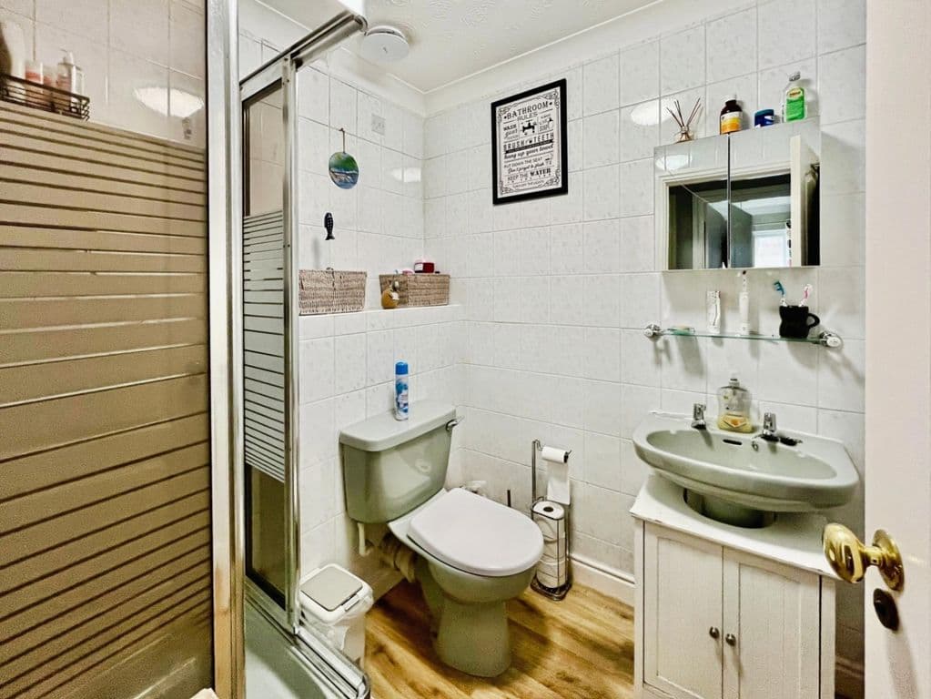 Bungalow In Village Location, Goldsithney TR20 - Image 7