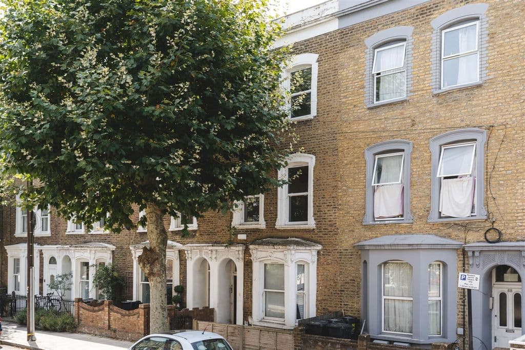 Median Road, Lower Clapton E5 - Image 1