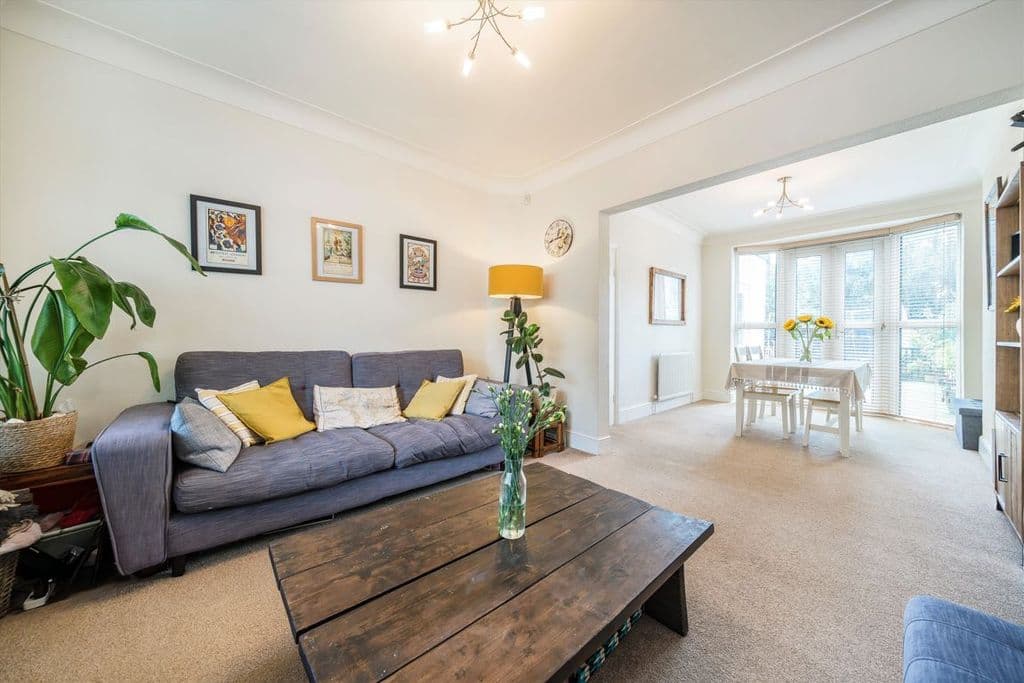 Gorringe Park Avenue, Tooting CR4 - Image 2