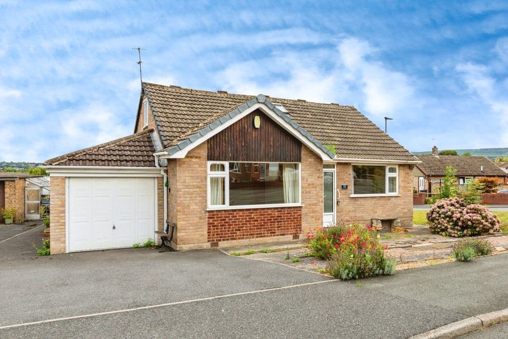 View property at Cowley Drive, Chapeltown, Sheffield S35