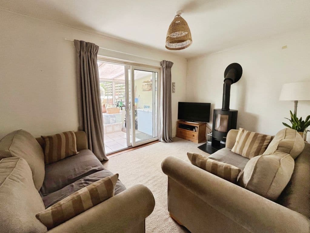 Detached Bungalow With Large Garden, Reawla TR27 - Image 2