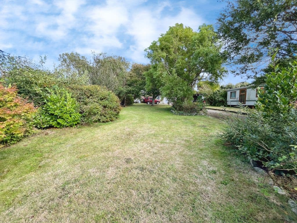 Detached Bungalow With Large Garden, Reawla TR27 - Image 3