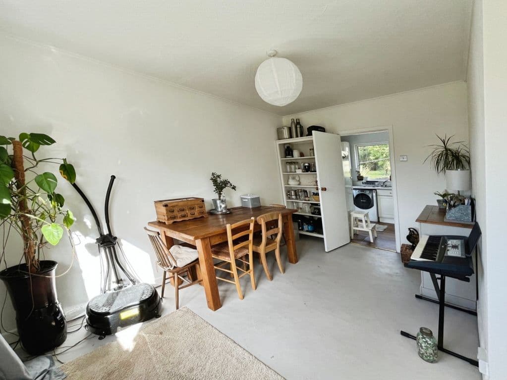 Detached Bungalow With Large Garden, Reawla TR27 - Image 7